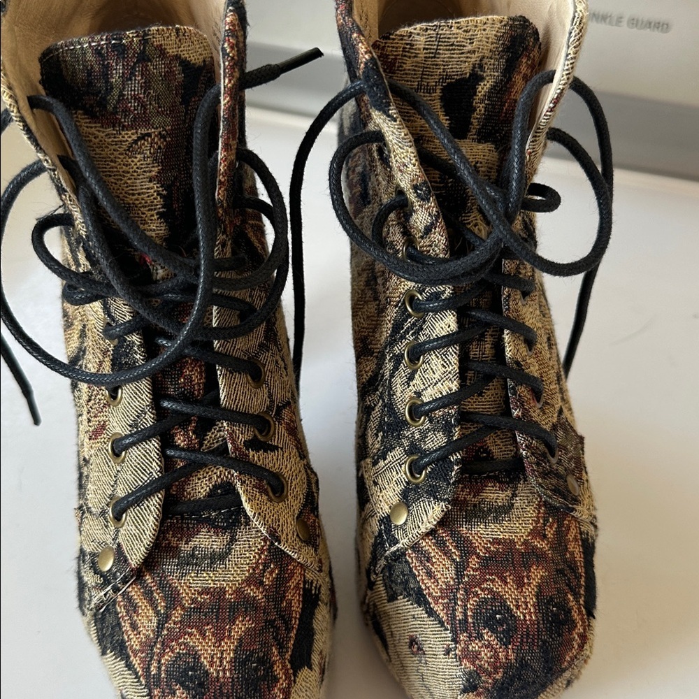 Jeffrey Campbell Lita Fab Platform Ankle Boots in Dog Tapestry Size 6 Lace Up - Picture 10 of 16